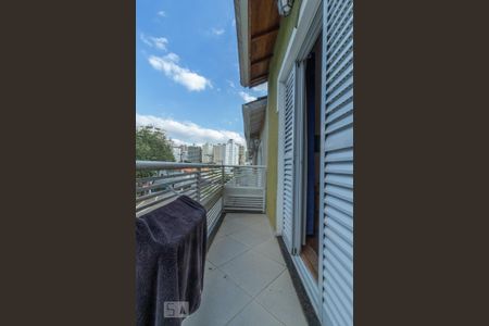 Casa à venda com 220m², 3 quartos e 3 vagas Casa à venda com 220m², 3 quartos e 3 vagasVaranda da Suíte 2