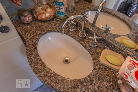 Casa à venda com 220m², 3 quartos e 3 vagas Casa à venda com 220m², 3 quartos e 3 vagasBanheiro da Suíte 3