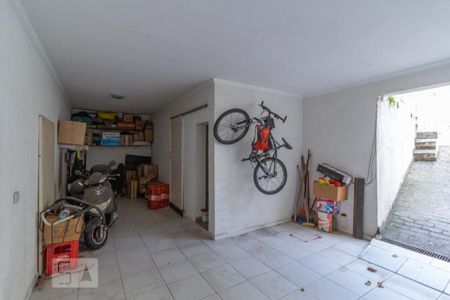 Casa à venda com 220m², 3 quartos e 3 vagas Casa à venda com 220m², 3 quartos e 3 vagasGaragem