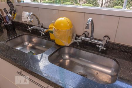 Casa à venda com 220m², 3 quartos e 3 vagas Casa à venda com 220m², 3 quartos e 3 vagasCozinha