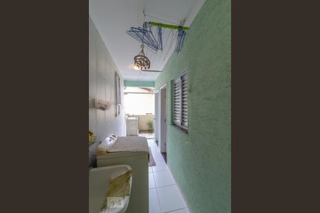 Casa à venda com 220m², 3 quartos e 3 vagas Casa à venda com 220m², 3 quartos e 3 vagasLavanderia