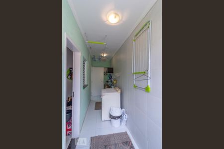 Casa à venda com 220m², 3 quartos e 3 vagas Casa à venda com 220m², 3 quartos e 3 vagasLavanderia