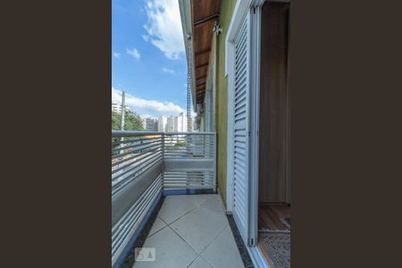 Casa à venda com 220m², 3 quartos e 3 vagas Casa à venda com 220m², 3 quartos e 3 vagasVaranda da Suíte 3