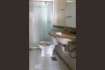 Apartamento para alugar com 106m², 3 quartos e 2 vagas Apartamento para alugar com 106m², 3 quartos e 2 vagasBanheiro da suíte