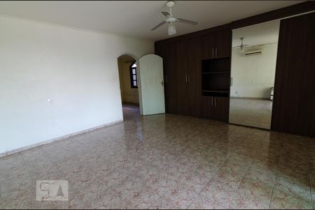 Casa à venda com 210m², 3 quartos e 2 vagas Casa à venda com 210m², 3 quartos e 2 vagasSuite 2