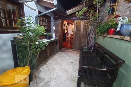 Casa à venda com 180m², 3 quartos e 2 vagas Casa à venda com 180m², 3 quartos e 2 vagasJardim interno