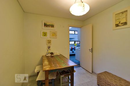 Apartamento para alugar com 197m², 4 quartos e 3 vagasCopa