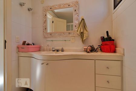 Apartamento para alugar com 197m², 4 quartos e 3 vagasBanheiro da Suíte 4