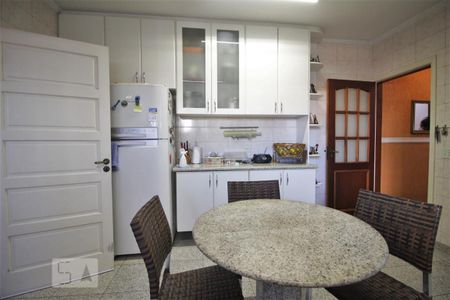 Casa à venda com 205m², 4 quartos e 3 vagasCozinha