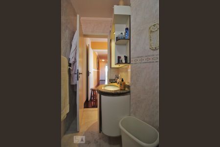 Casa à venda com 205m², 4 quartos e 3 vagasBanheiro da suíte 1