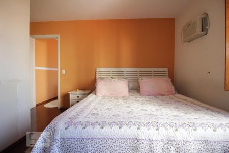 Casa à venda com 205m², 4 quartos e 3 vagasSuíte 1