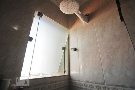 Casa à venda com 205m², 4 quartos e 3 vagasChuveiro