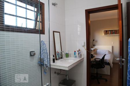 Casa à venda com 385m², 4 quartos e 6 vagasBanheiro da Suíte 3