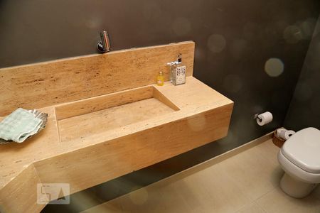 Casa à venda com 385m², 4 quartos e 6 vagasLavabo