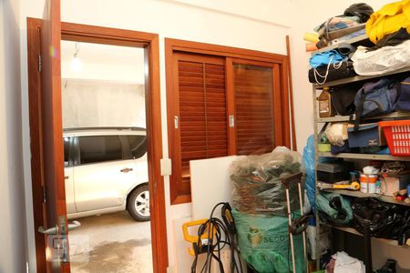 Casa à venda com 385m², 4 quartos e 6 vagasQuarto de Serviço