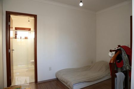 Casa à venda com 385m², 4 quartos e 6 vagasSuíte 2 