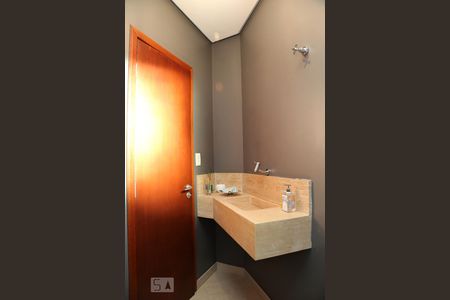 Casa à venda com 385m², 4 quartos e 6 vagasLavabo