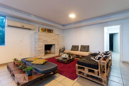 Casa à venda com 450m², 4 quartos e 4 vagas Casa à venda com 450m², 4 quartos e 4 vagasSalão de Festas