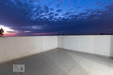 Casa à venda com 450m², 4 quartos e 4 vagas Casa à venda com 450m², 4 quartos e 4 vagasSacada da Suíte