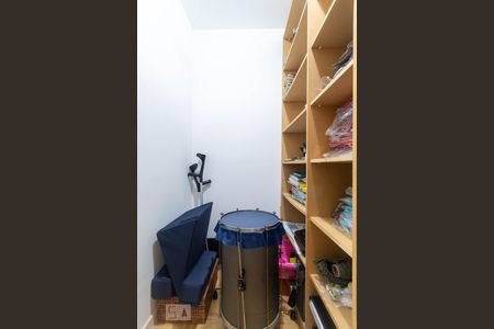 Casa à venda com 450m², 4 quartos e 4 vagas Casa à venda com 450m², 4 quartos e 4 vagasCloset do Quarto 2