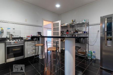 Casa à venda com 450m², 4 quartos e 4 vagas Casa à venda com 450m², 4 quartos e 4 vagasCozinha