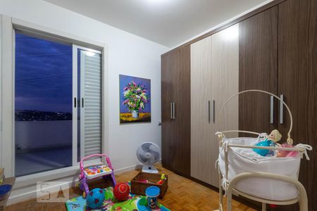 Casa à venda com 450m², 4 quartos e 4 vagas Casa à venda com 450m², 4 quartos e 4 vagasQuarto 3