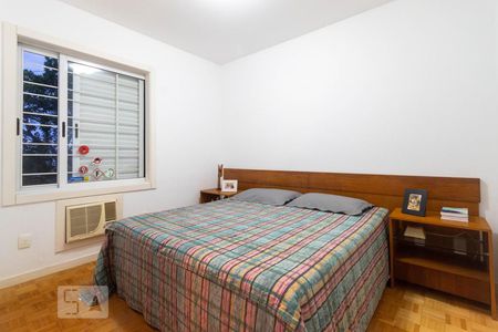 Casa à venda com 450m², 4 quartos e 4 vagas Casa à venda com 450m², 4 quartos e 4 vagasDepósito 1