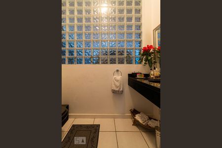 Casa à venda com 450m², 4 quartos e 4 vagas Casa à venda com 450m², 4 quartos e 4 vagasLavabo