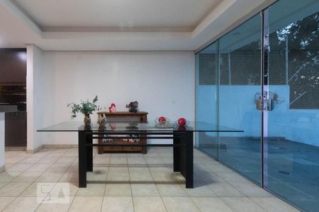 Casa à venda com 450m², 4 quartos e 4 vagas Casa à venda com 450m², 4 quartos e 4 vagasSalão de Festas