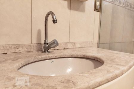 Apartamento à venda com 74m², 3 quartos e 1 vaga Apartamento à venda com 74m², 3 quartos e 1 vagaBanheiro