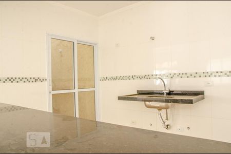 Casa à venda com 105m², 2 quartos e 2 vagas Casa à venda com 105m², 2 quartos e 2 vagasCozinha