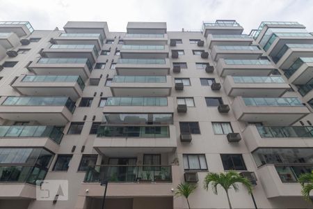 Apartamento à venda com 70m², 3 quartos e 1 vaga Apartamento à venda com 70m², 3 quartos e 1 vagaFachada