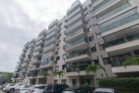 Apartamento à venda com 70m², 3 quartos e 1 vaga Apartamento à venda com 70m², 3 quartos e 1 vagaFachada