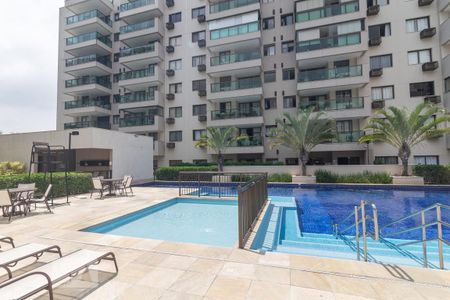 Apartamento à venda com 70m², 3 quartos e 1 vaga Apartamento à venda com 70m², 3 quartos e 1 vagaÁrea Comum - Piscina