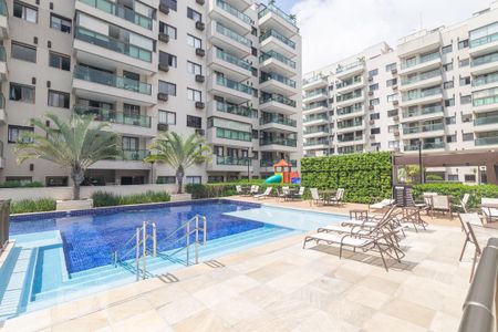 Apartamento à venda com 70m², 3 quartos e 1 vaga Apartamento à venda com 70m², 3 quartos e 1 vagaÁrea Comum - Piscina