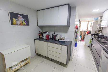 Apartamento à venda com 110m², 3 quartos e 2 vagasCozinha e Área de Serviço