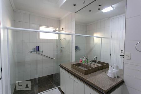 Casa à venda com 750m², 7 quartos e 9 vagas Casa à venda com 750m², 7 quartos e 9 vagasBanheiro Social
