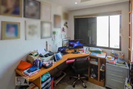 Apartamento à venda com 250m², 4 quartos e 2 vagasQuarto 2