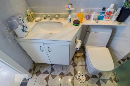 Apartamento à venda com 250m², 4 quartos e 2 vagasQuarto 1 -  suite piso inferior