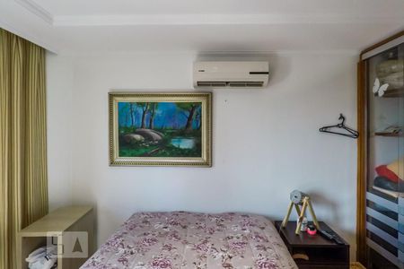 Apartamento à venda com 250m², 4 quartos e 2 vagasQuarto 1 -  suite piso inferior
