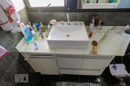 Apartamento à venda com 250m², 4 quartos e 2 vagasQuarto 4 - suite master piso suprior