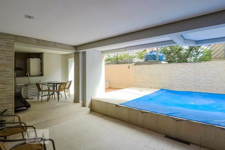 Apartamento à venda com 250m², 4 quartos e 2 vagasÁrea comum - Piscina