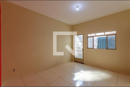 Sala de casa para alugar com 3 quartos, 90m² em Vila Copacabana, Belo Horizonte