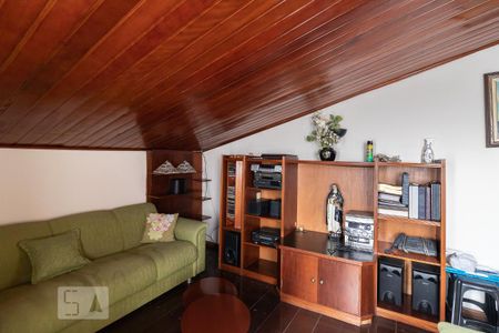 Casa à venda com 300m², 3 quartos e 5 vagas Casa à venda com 300m², 3 quartos e 5 vagasSótão