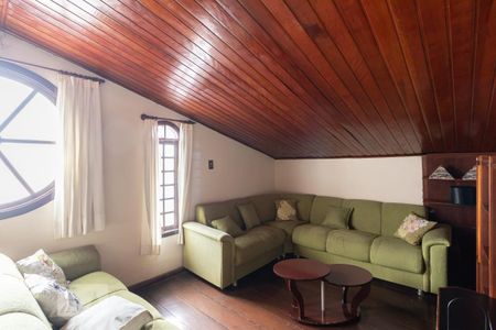 Casa à venda com 300m², 3 quartos e 5 vagas Casa à venda com 300m², 3 quartos e 5 vagasSótão