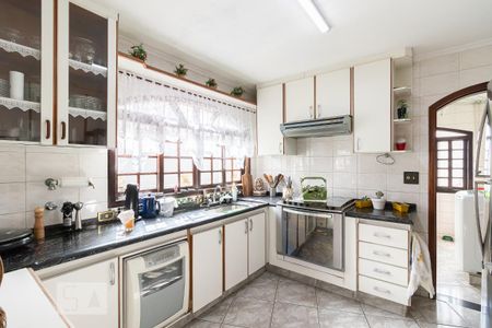 Casa à venda com 300m², 3 quartos e 5 vagas Casa à venda com 300m², 3 quartos e 5 vagasCozinha