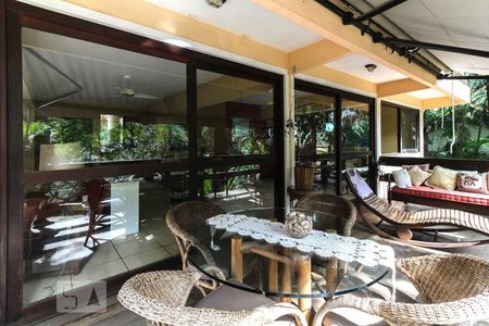 Casa para alugar com 450m², 5 quartos e 4 vagas Casa para alugar com 450m², 5 quartos e 4 vagasSacada