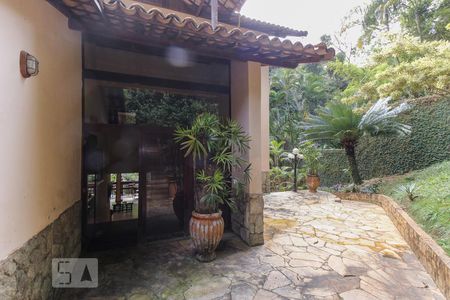 Casa para alugar com 450m², 5 quartos e 4 vagas Casa para alugar com 450m², 5 quartos e 4 vagasÁrea Externa