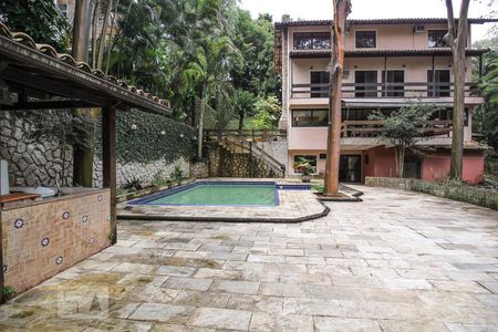 Casa para alugar com 450m², 5 quartos e 4 vagas Casa para alugar com 450m², 5 quartos e 4 vagasFachada