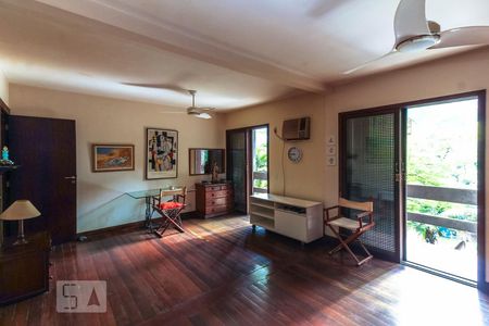 Casa para alugar com 450m², 5 quartos e 4 vagas Casa para alugar com 450m², 5 quartos e 4 vagasSuíte 4